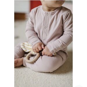 Pehr Essential Romper pale pink Button-Up Onesie. Organic cotton 3/6months